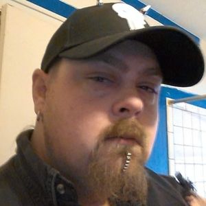 Meet your Posher, Dustin